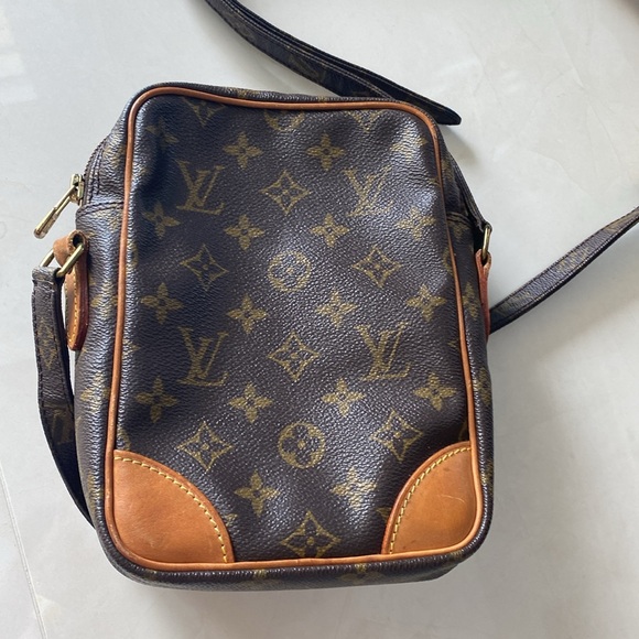 LV Vintage Amazon Handbag - Picture 11 of 12